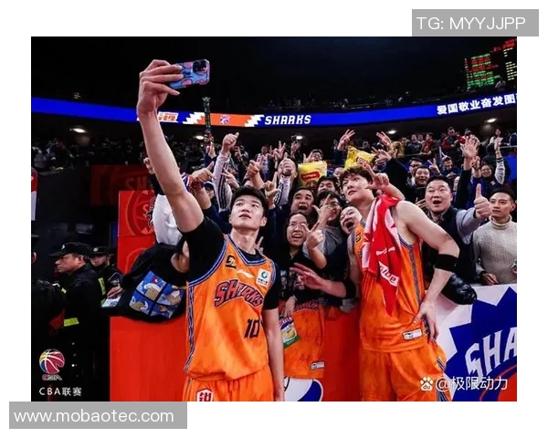 CBA精彩对决上海队迎战四川队争夺季后赛名额的关键之战