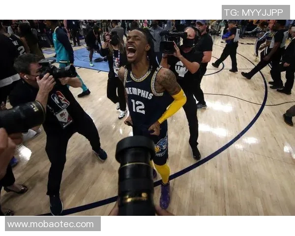 曼联与布瑞流浪激战正酣赛果揭晓引发球迷热议